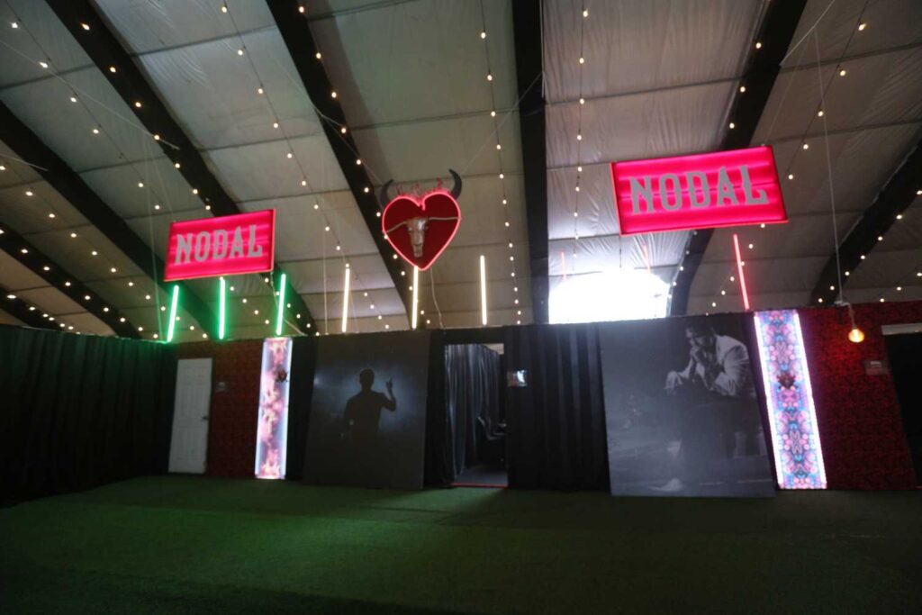 Camerinos de Christian Nodal en Guatemala 2025