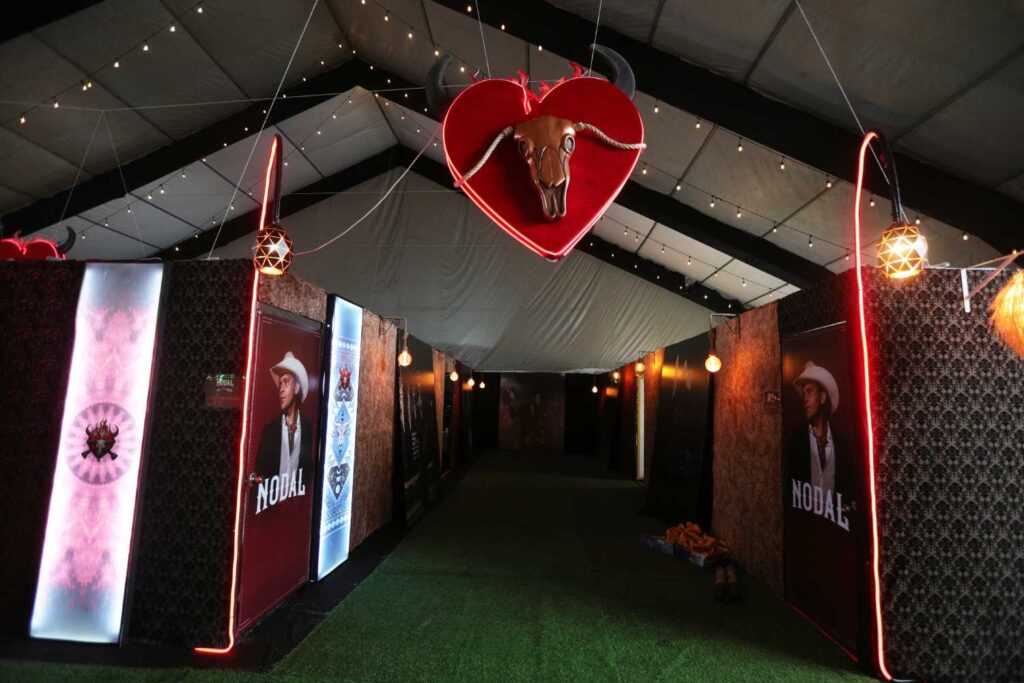 Camerinos de Christian Nodal en Guatemala 2025